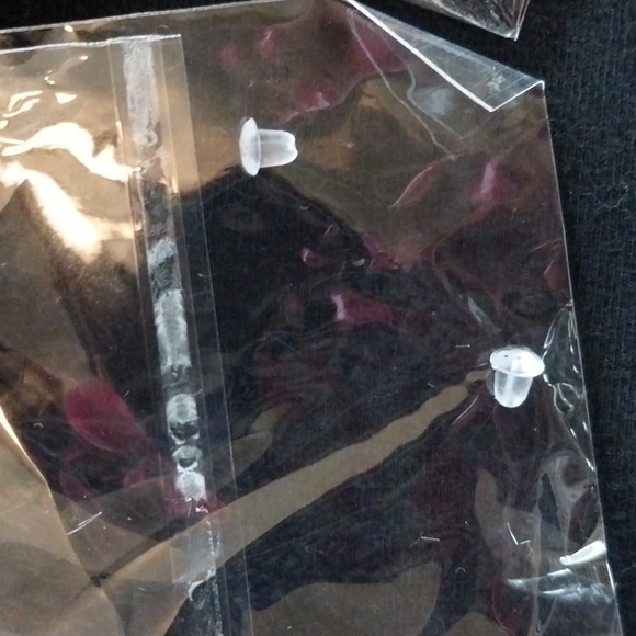 3 pair of felt animal print earrings. New. - Picture 3 of 5